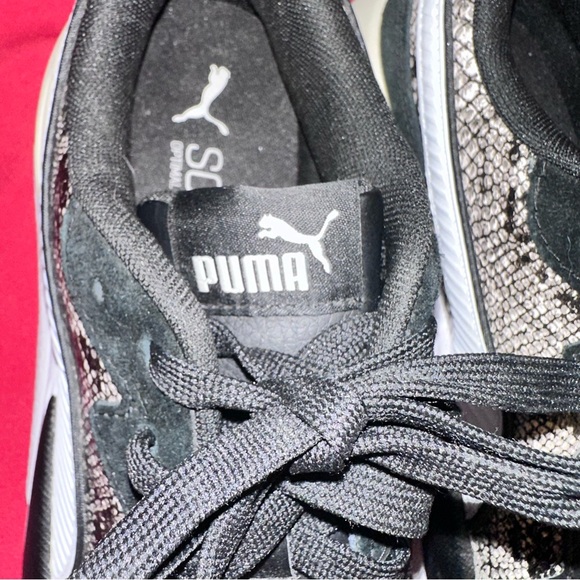 Women’s Pumas- s-9, new w/o box! - Picture 3 of 9